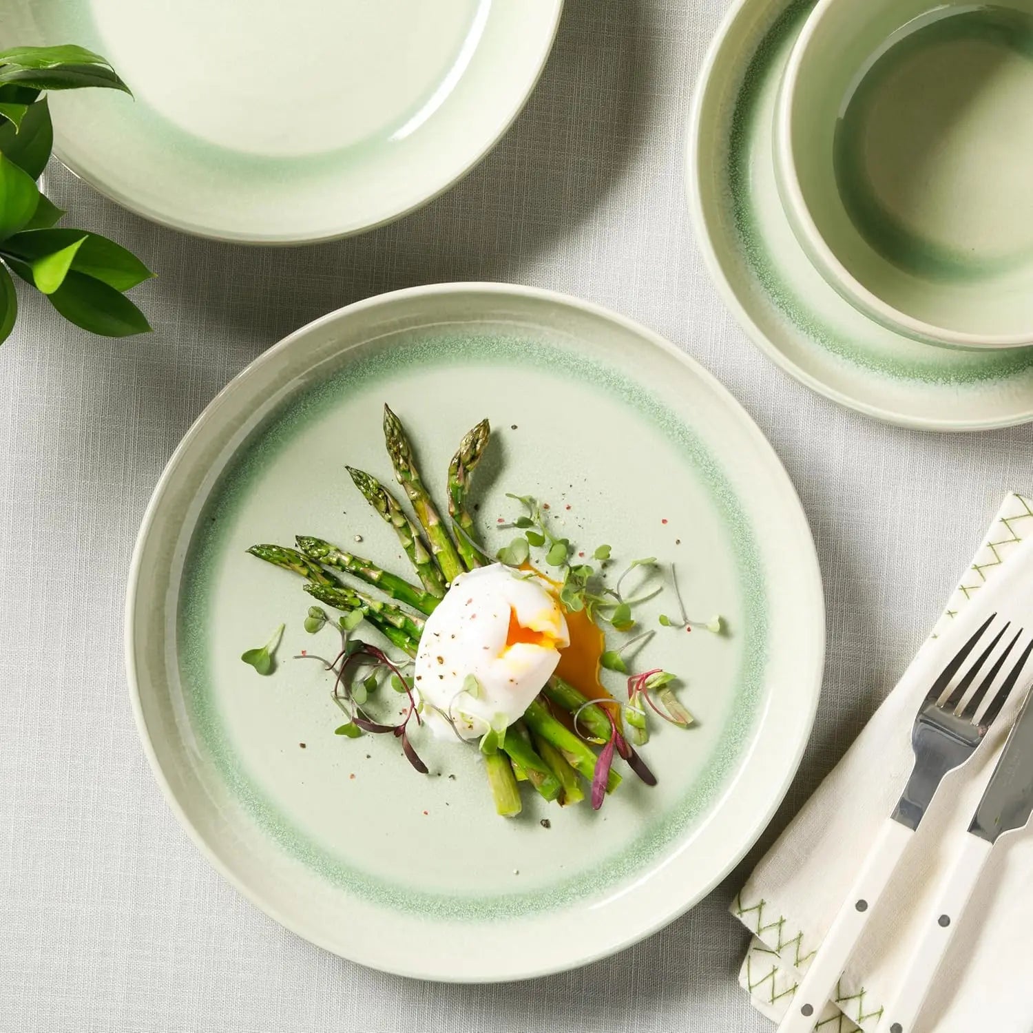 16 Piece Glaze Stoneware Dinnerware Set